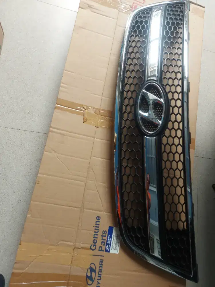 Grill Hyundai H1 original part tahun lawas