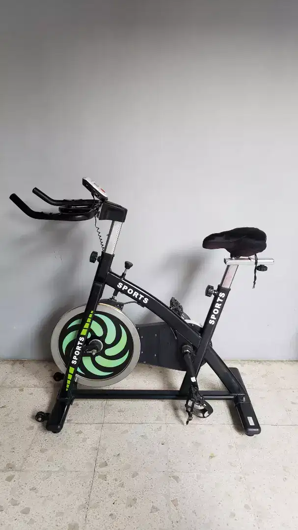 Sepeda statis spinning bike