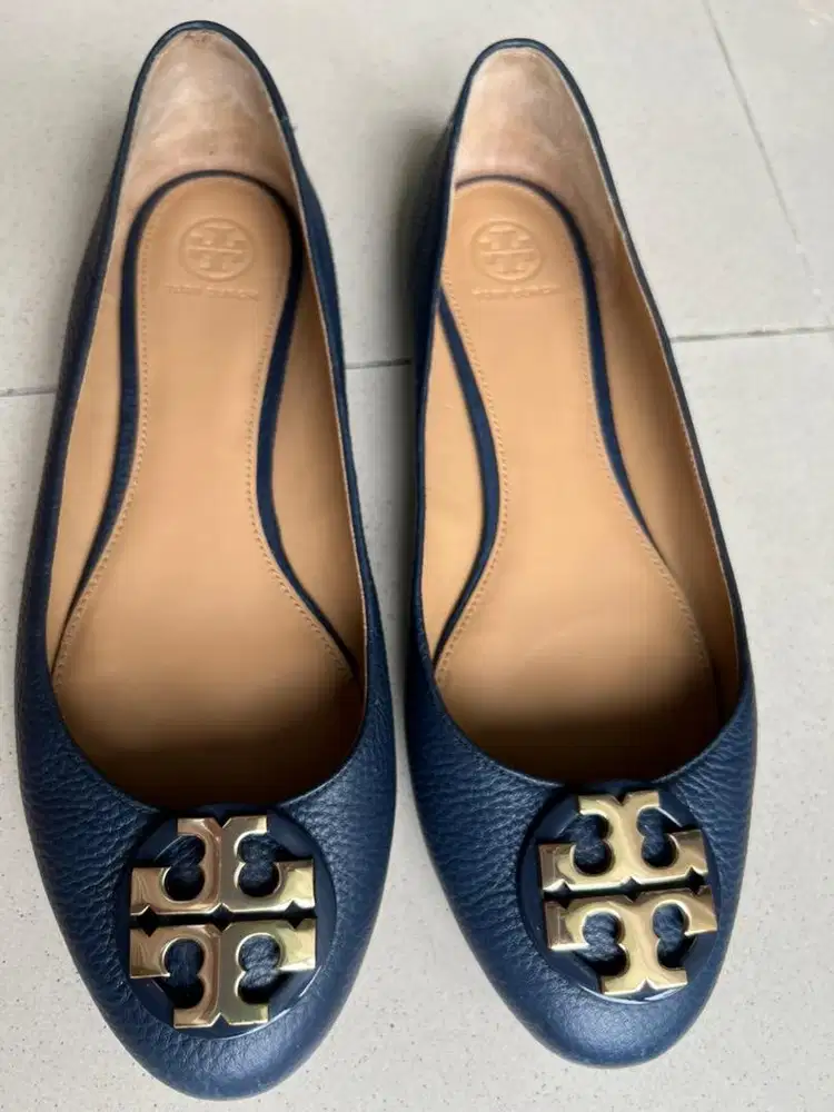 Sepatu tory outlet burch asli