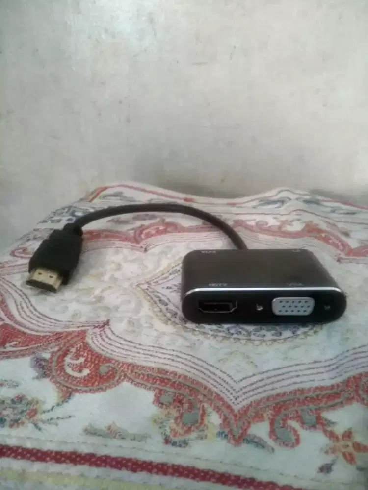 HDMI to HDMI/VGA Converter