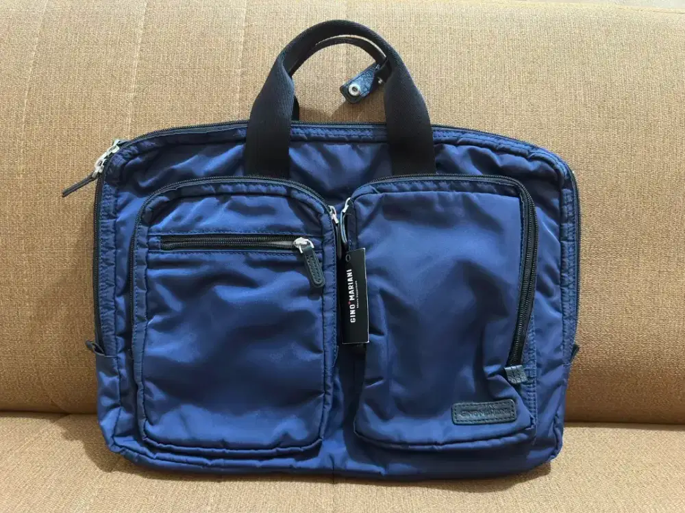 Tas kerja unisex, brand tertera. Kondisi 100% mulus