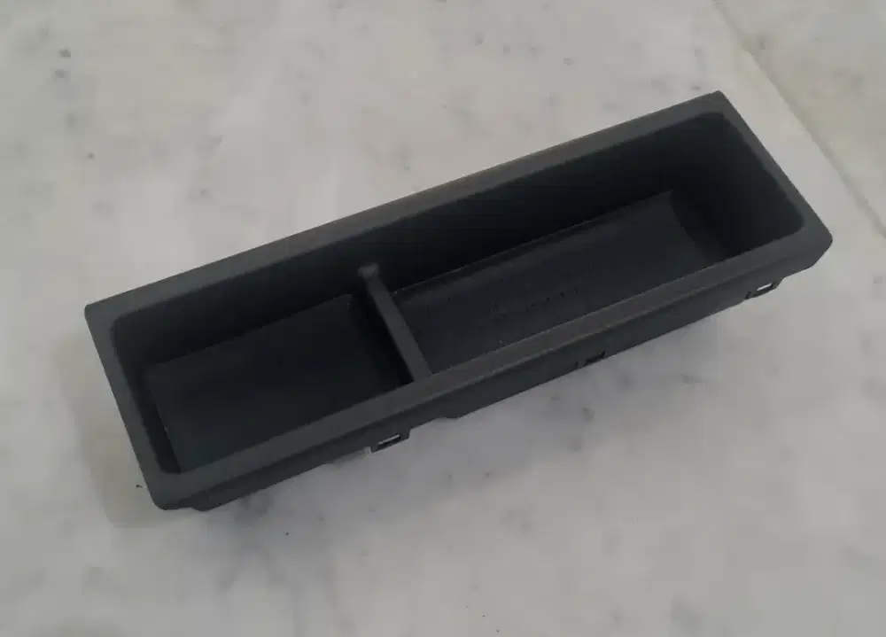 ORIGINAL laci console tengah interior BMW e46