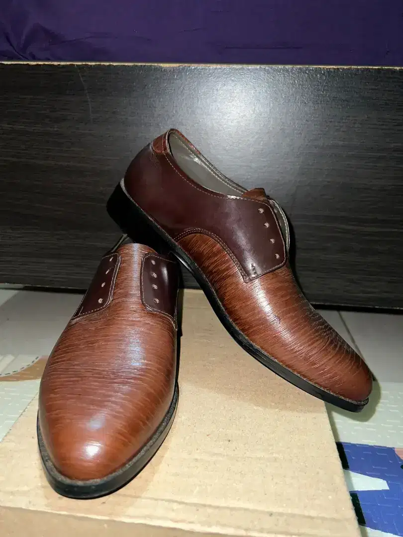 Sepatu Kulit Asli