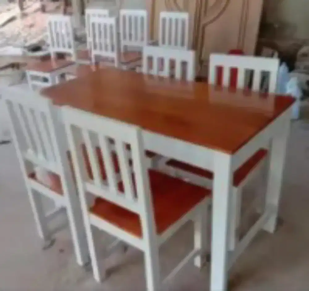 Meja makan berkualitas