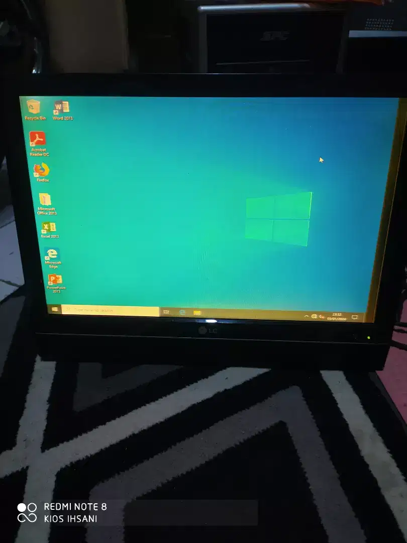 Monitor LCD LG 19 inchi murah aja