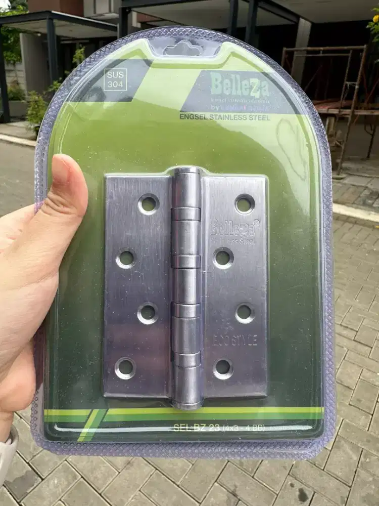 Engsel pintu stenliss  merk Belleza.