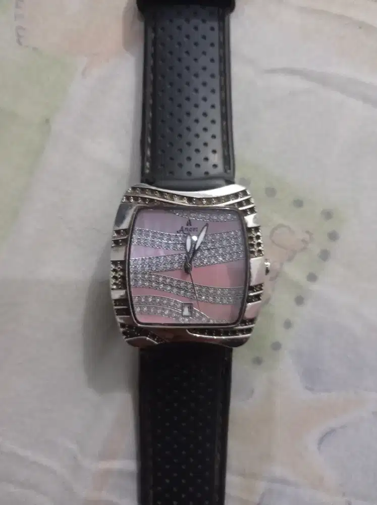 Jamtangan angel swis