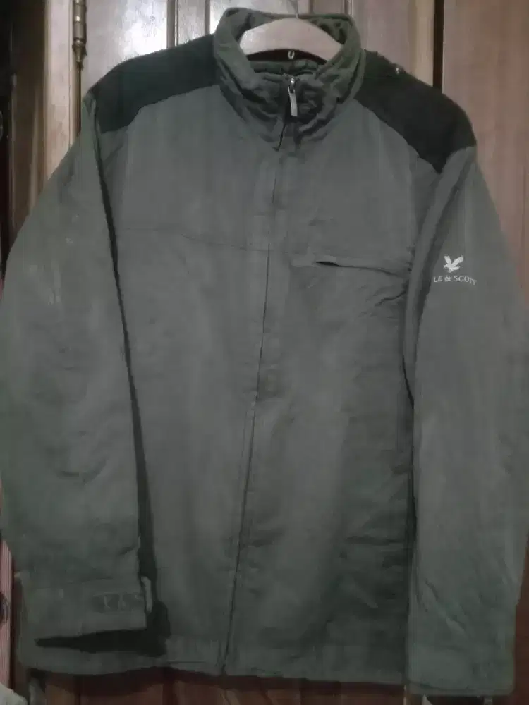 Jaket tebal outdooran water prof