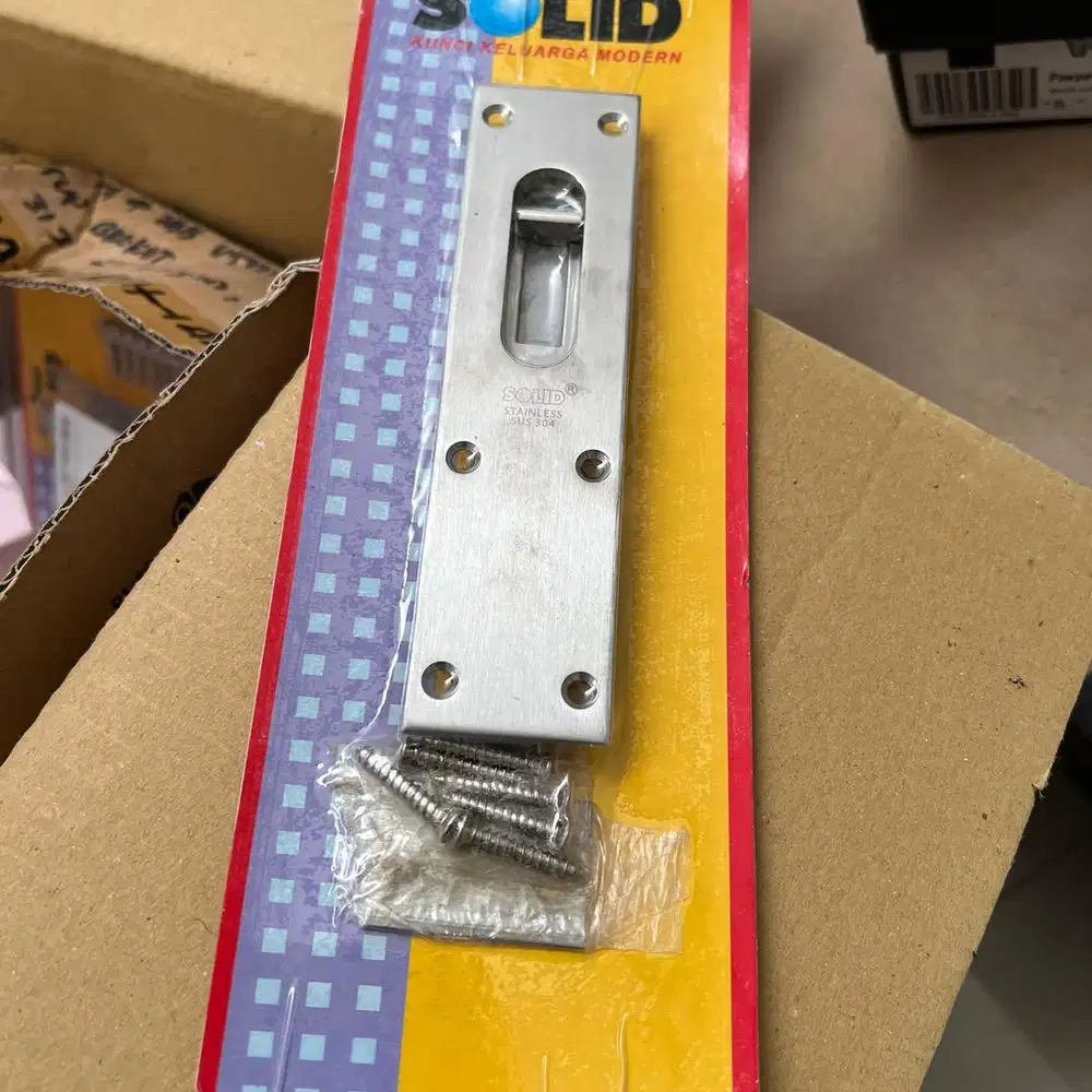 Kunci pintu merk Solid