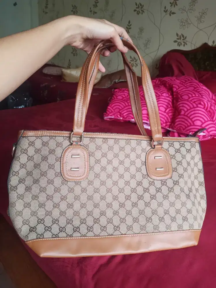 Tas tote tangan Gucci