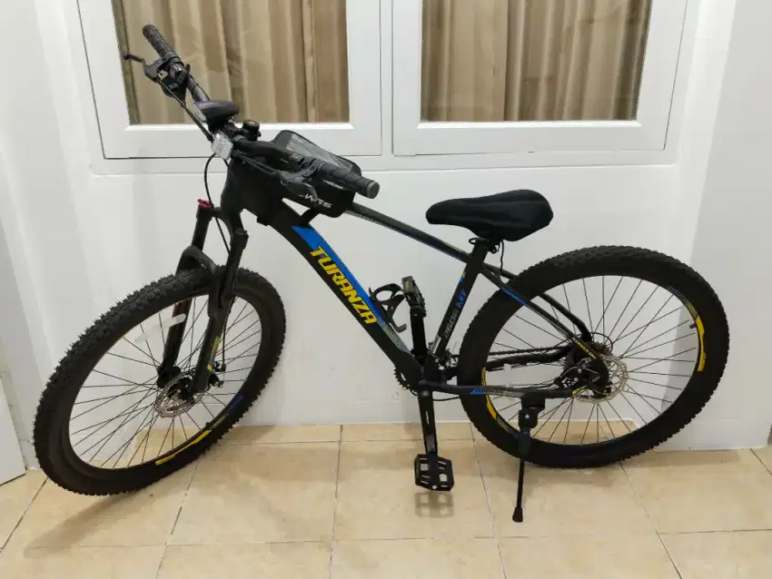 Sepeda + Helm (Turanza 2606 MT 27,5 2x9speed + Helm SYTE 103)
