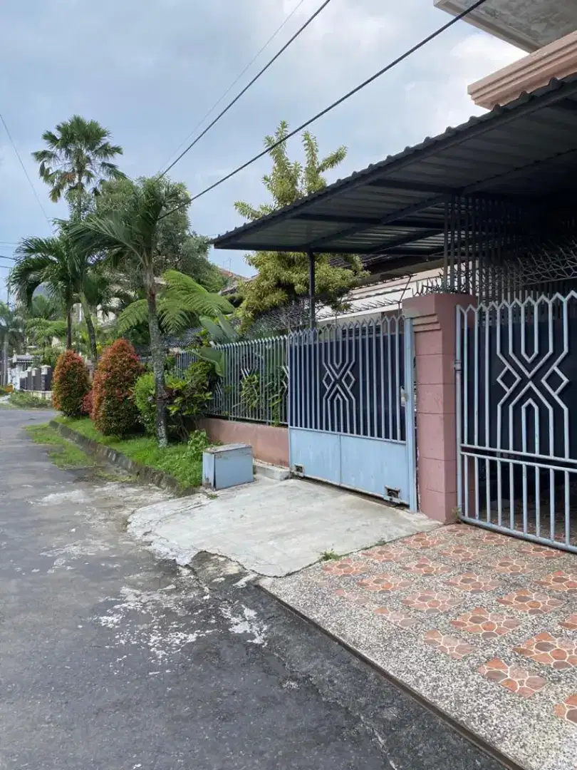 Rumah Bagus Siap Huni Kawasan Elite Perumahan Taman Dieng Malang