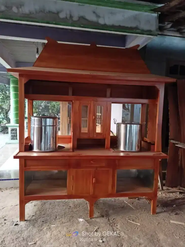 Gerobak mie ayam baso dia tungku