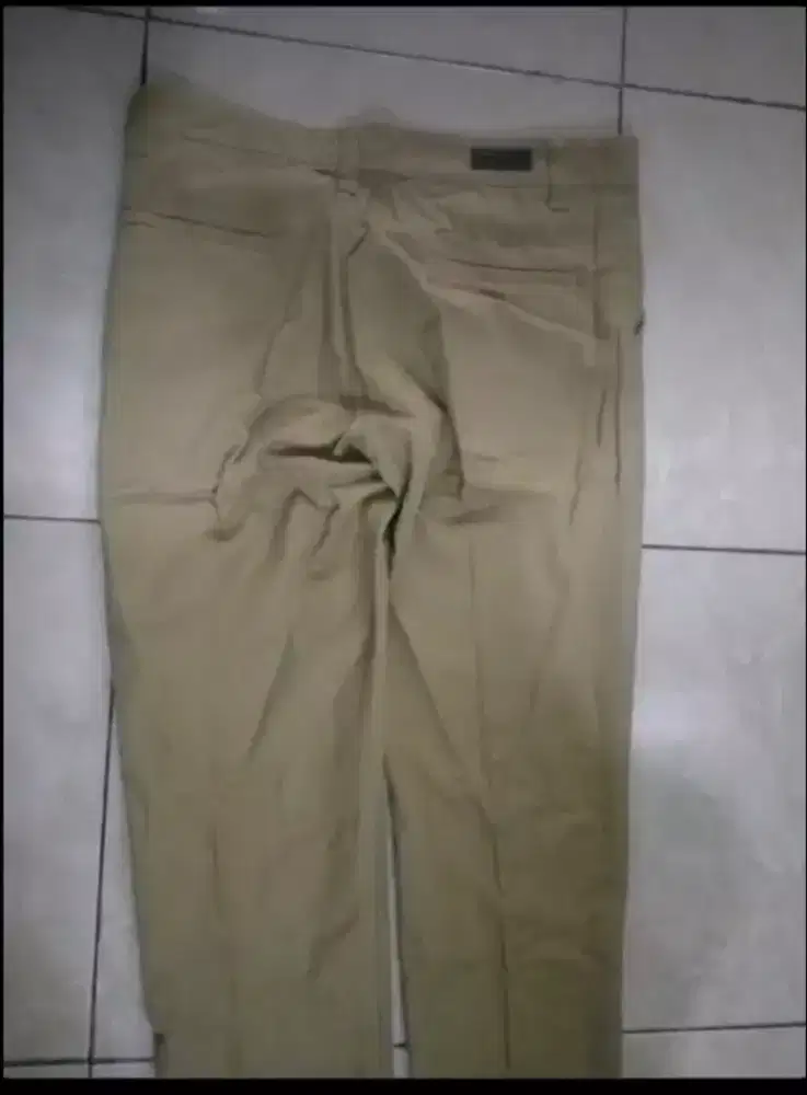 Celana Kain Cream Pria Uk 30