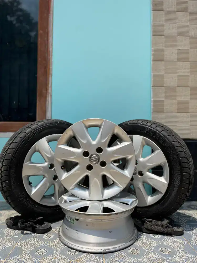 Velg Oem Nissan March Mobil Murah Dengan Harga Terbaik Olx Co Id