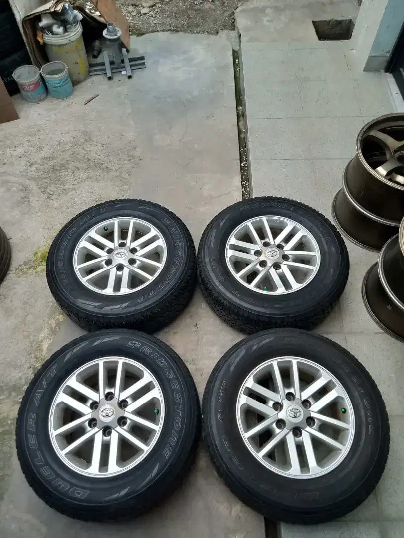 Velg oem fortuner vnt r17 6x139.7 lbr7,5 et30
