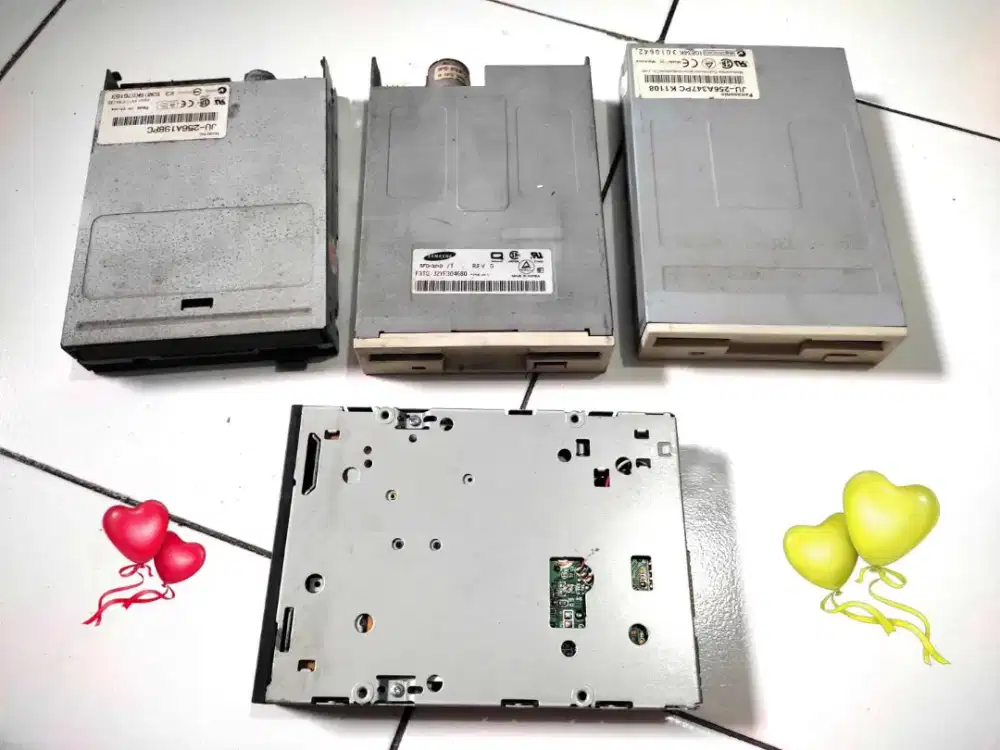 Floppy Drive 3.5 inchi komputer lama