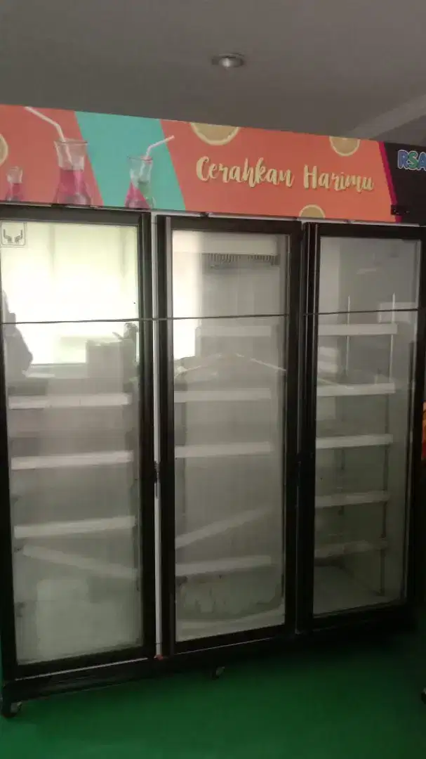 SHOWCASE COOLER SECOND