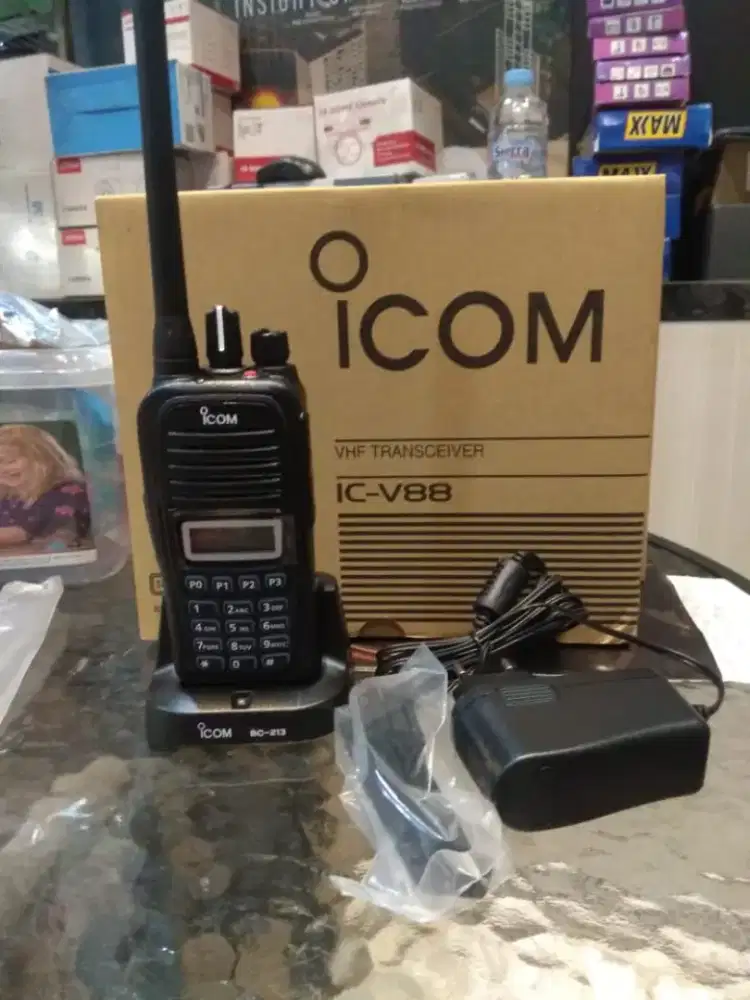 HT icom V88 single band vhf