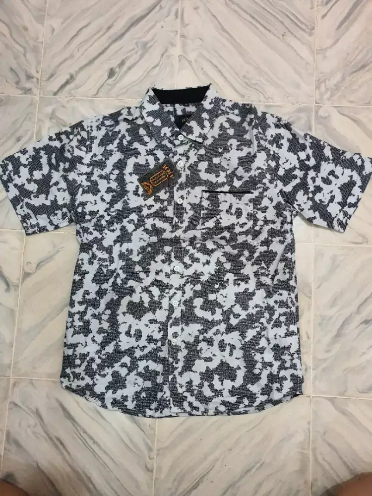 Kemeja pria merek HMV size M