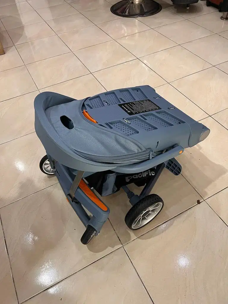 Magic stroller Pacific LW938 biru