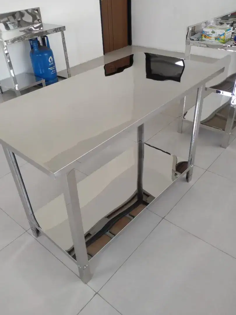 MEJA SAJI STAINLESS atau MEJA RACIK DAPUR