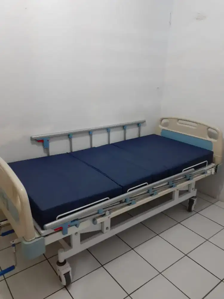 Jual Cepat Tempat Tidur Pasien 3 Crank ABS + Matras
