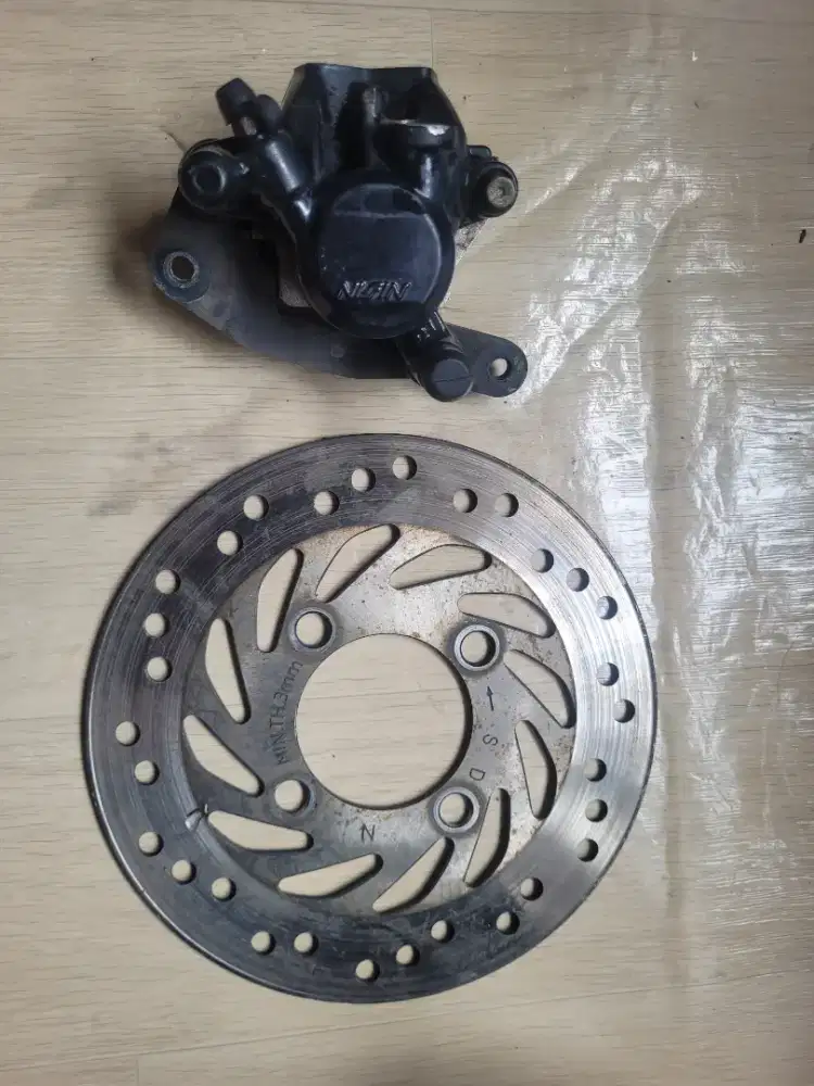 Kaliper dan cakram Vario 150