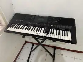 JUAL SANTAI KEYBOARD/PIANO YAMAHA PSR E463