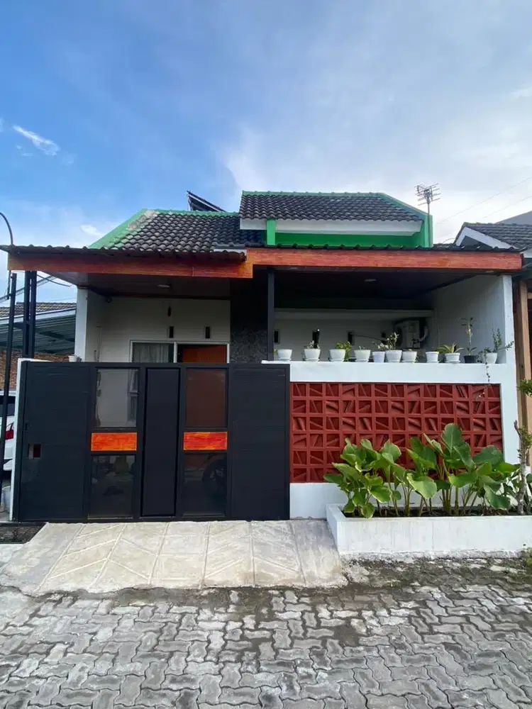 Jual/Kontrak:Rumah Modern Hook - Griya Buana Bangetayu, Semarang Timur