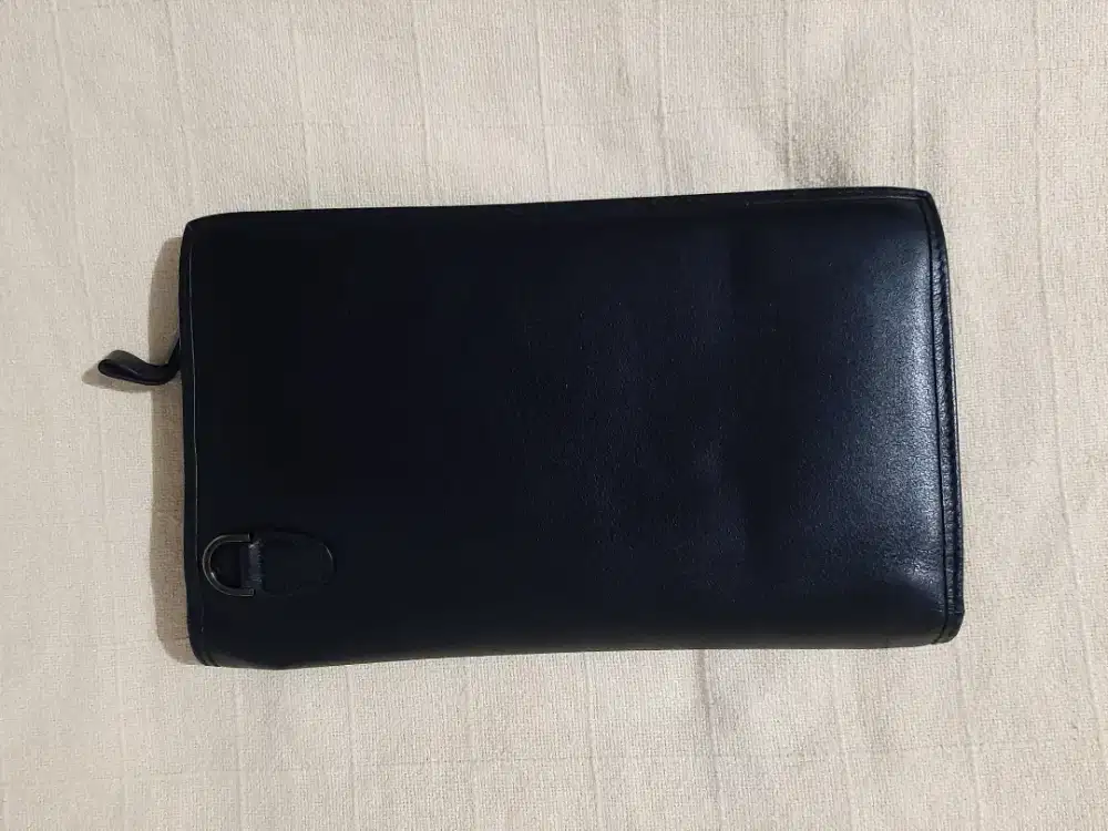 Dompet cewek merk HT ,sekali pakai dr baru