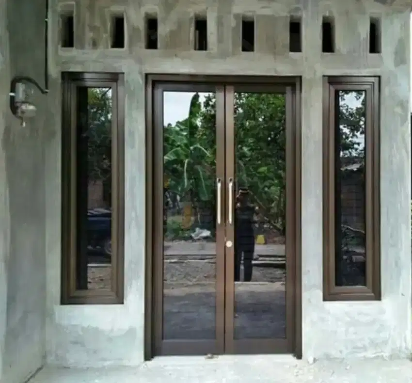 Kusen aluminium pintu jendela dan kaca