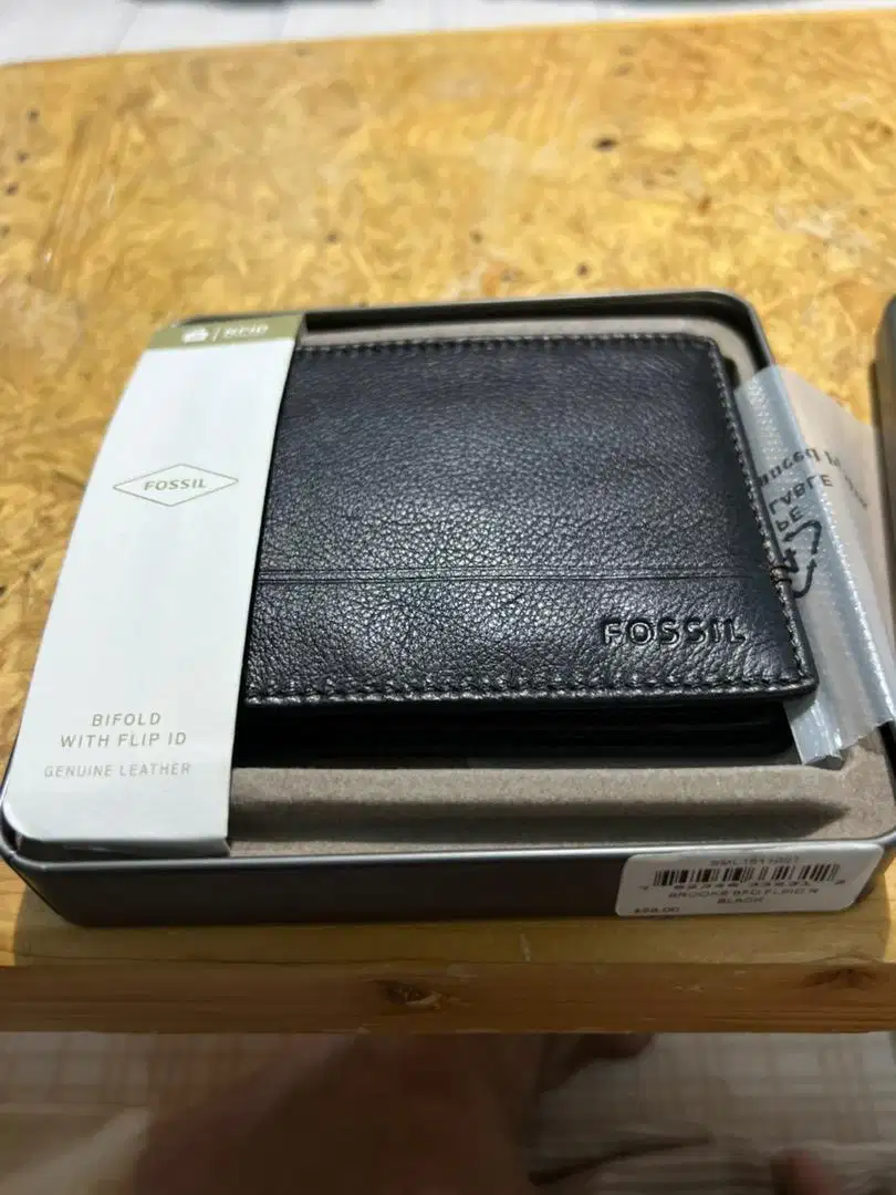 Dompet Fossil Bifold with Flip ID