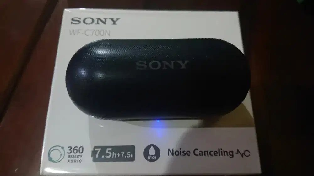 Sony WFC700N like new