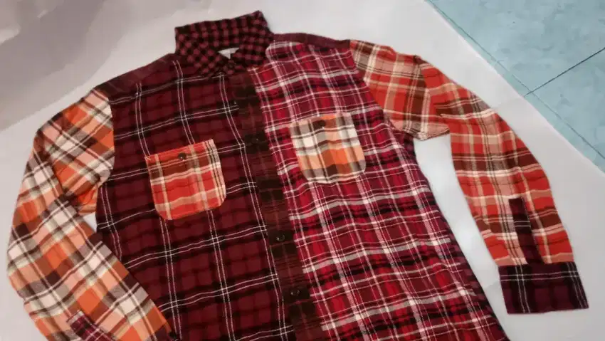 Kemeja Pria Uniqlo Spesial Edition