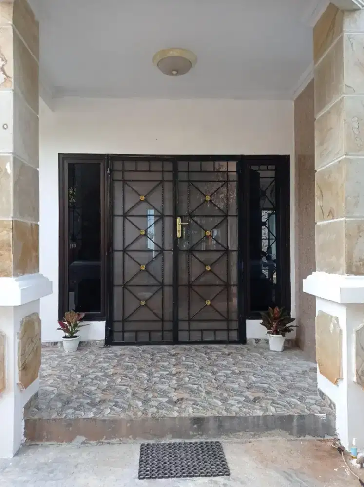 Dijual Cepat Rumah di Resinda Karawang + KOLAM RENANG