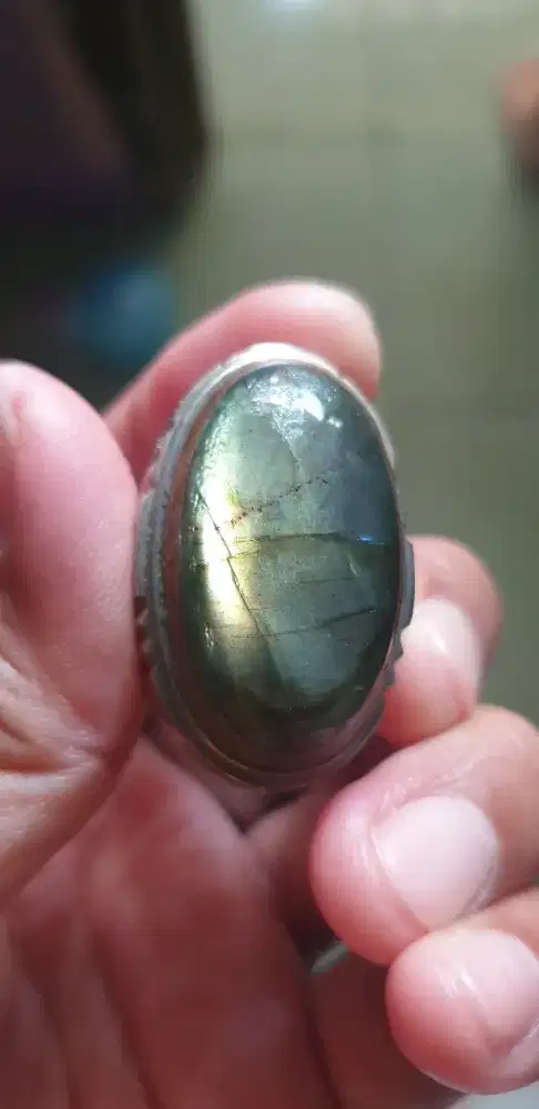 Cincin batu Labradorite,  berklep