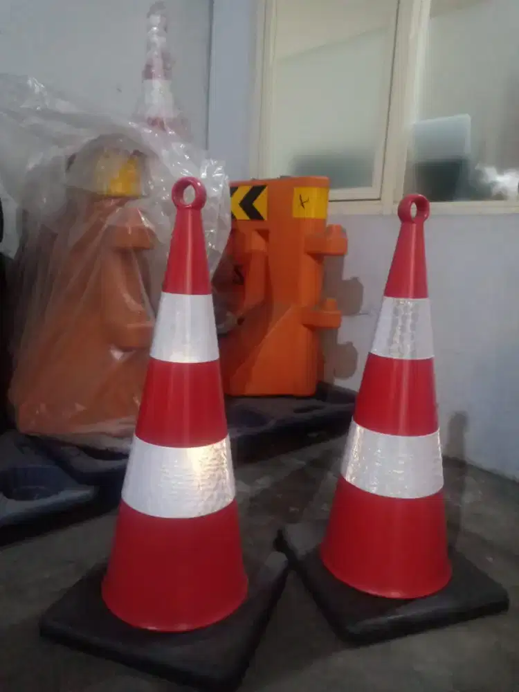 TRAFFIC CONE/HARGA TERTERA HARGA PERBUAH