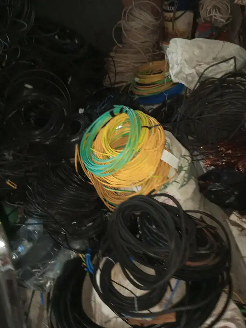 Terima beli besi tua kabel AC power DLL