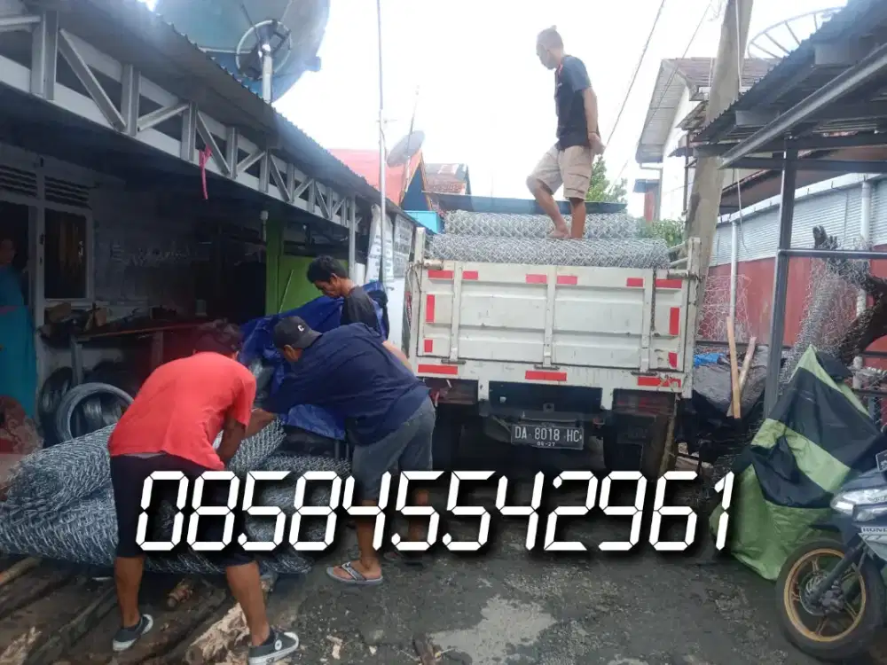 Kawat harmonika khas dan beronjong batu gunung