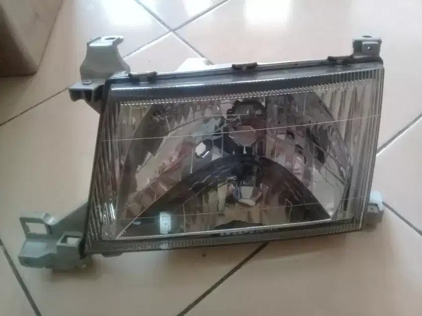 Lampu depan Kijang kapsul thn 2000-2001