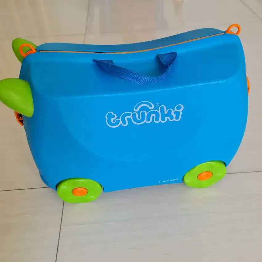 Koper ride on trunki anak