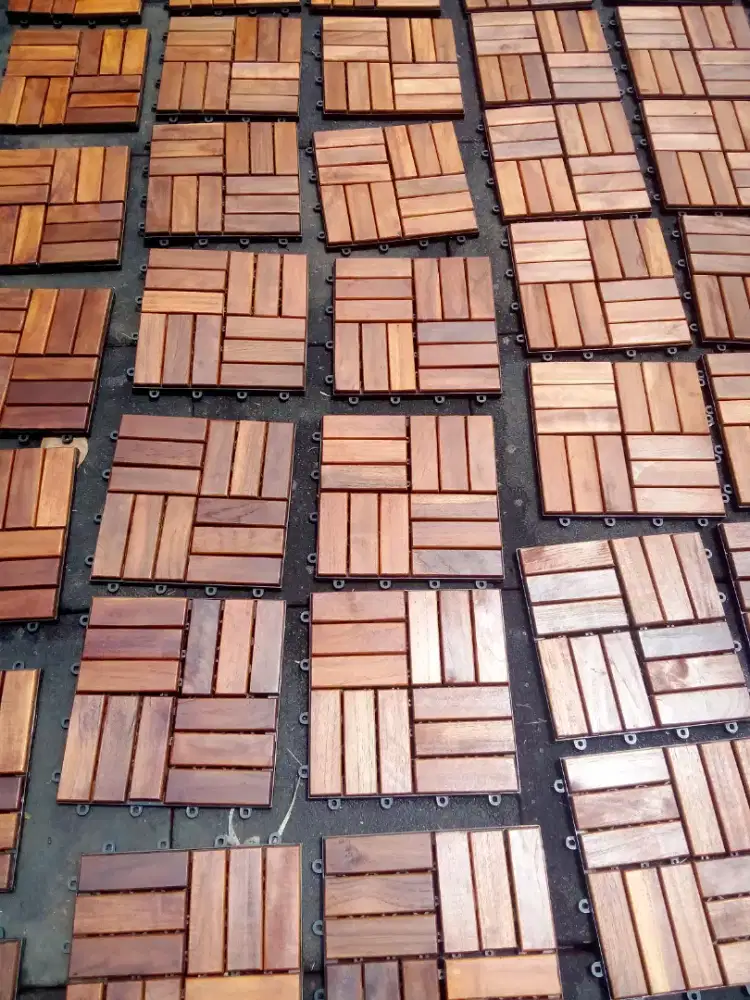 DECKING KAYU JATI FINISHING