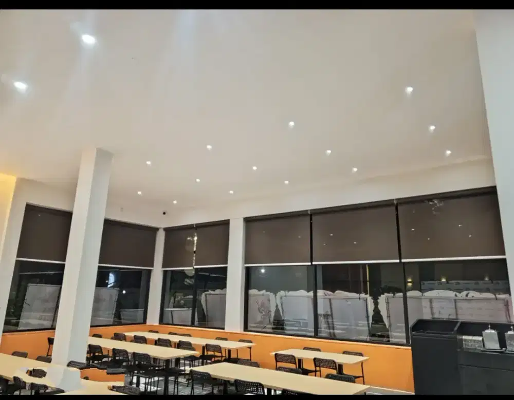 ROLLER BLINDS TIRAI KANTOR MINIMALIS