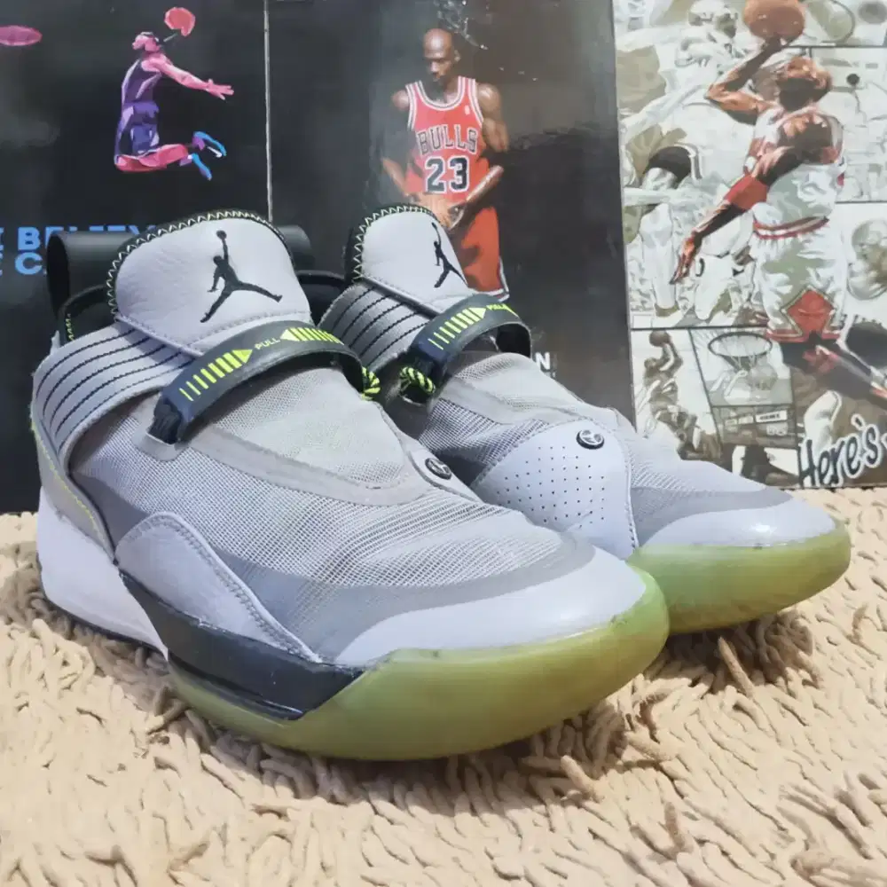 Jordan 33 cement grey hotsell
