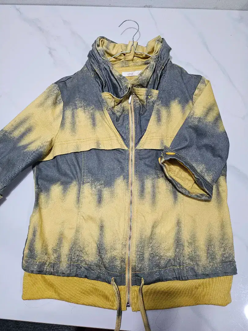 Jaket wanita merk LEAF ukuran M