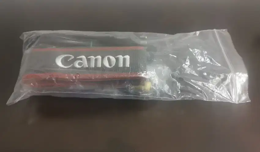 CANON original camera strap & cables, SANDISK Extreme CompactFlash etc