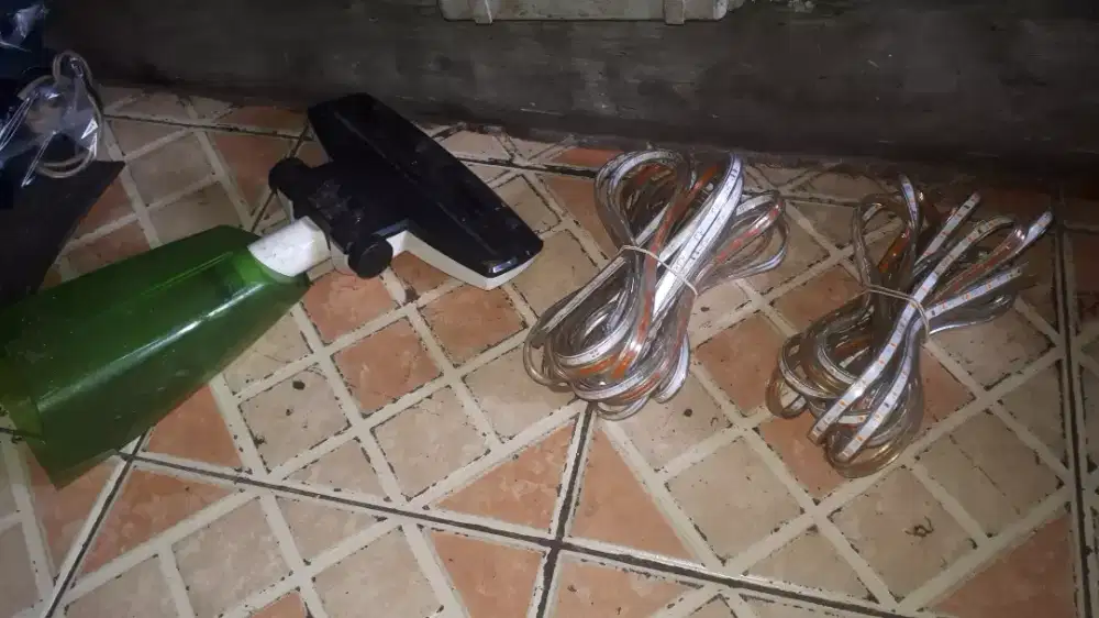 Slhkn plh slh 1 dr lampu kedip 5 dan 7 m atau sblh nya kond bgs murah