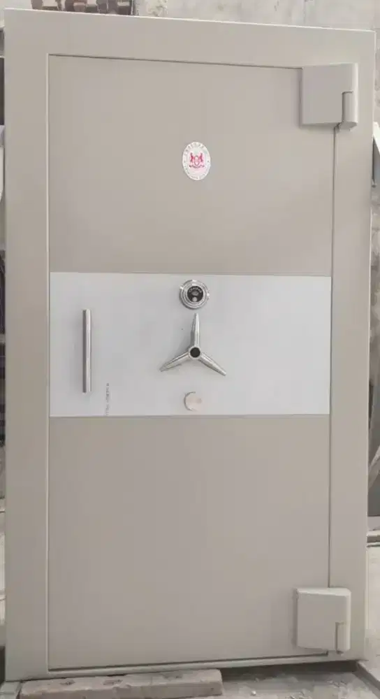 Pintu Khasanah brankas Jombang Kasanah Pintu Vault Door Bank Kluis PMZ