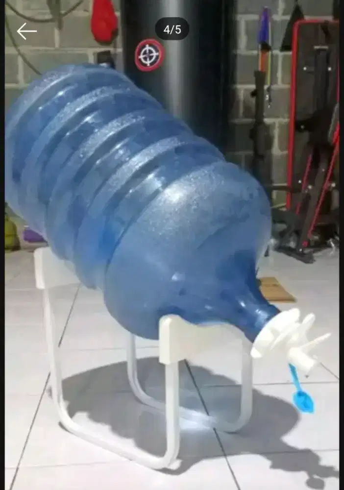 Tatakan galon dan kran